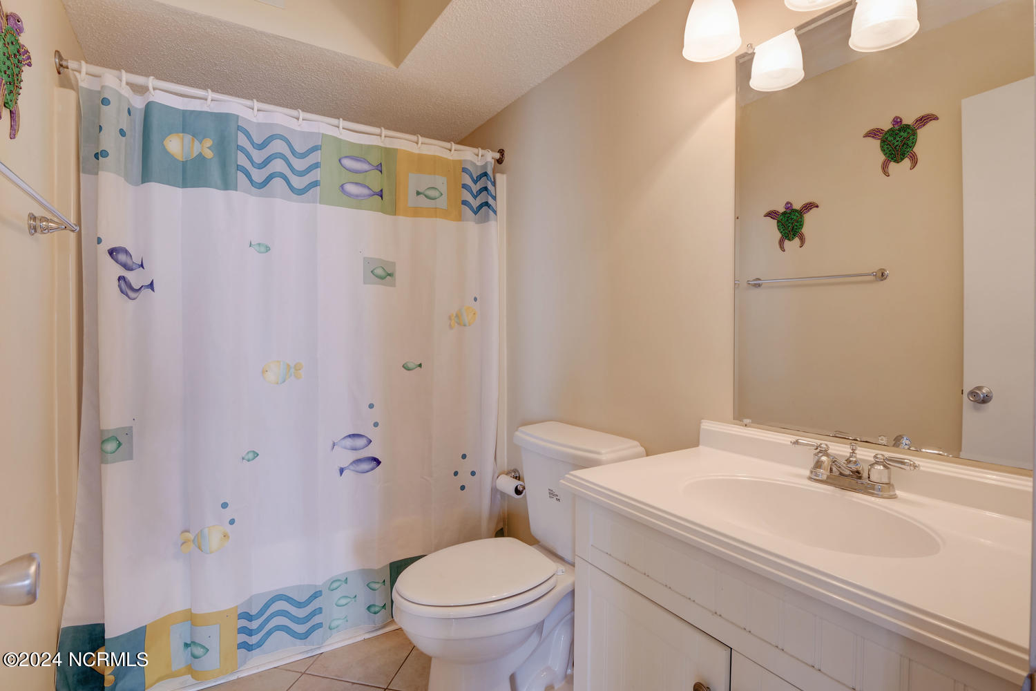 2000 New River Inlet Road, Unit 1509 North Topsail Beach, NC 28460 - Photo 22 of 47 Bathroom 2
