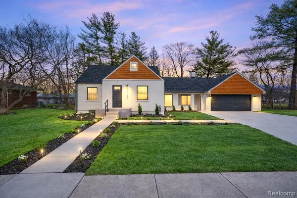 $299,900 | 19133 Huntington Avenue, Harper Woods, MI 48225