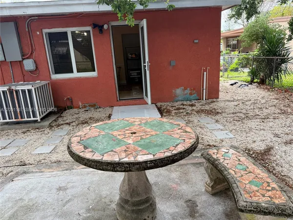 $1,600 | 2021 Wilmington Street, Unit B, Opa-Locka, FL 33054