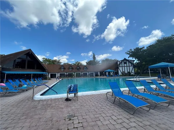 $1,590 | 3690 Inverrary Drive, Unit 3S, Lauderhill, FL 33319