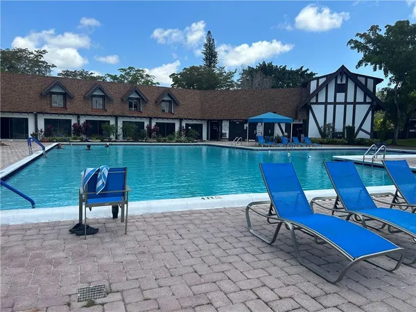$1,590 | 3690 Inverrary Drive, Unit 3S, Lauderhill, FL 33319