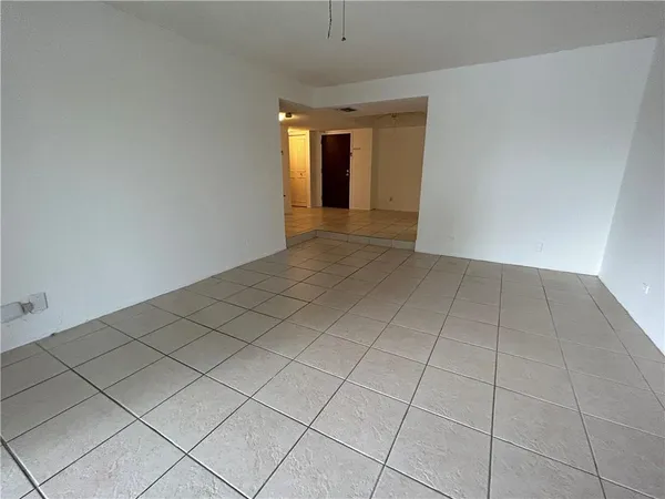 $1,590 | 3690 Inverrary Drive, Unit 3S, Lauderhill, FL 33319