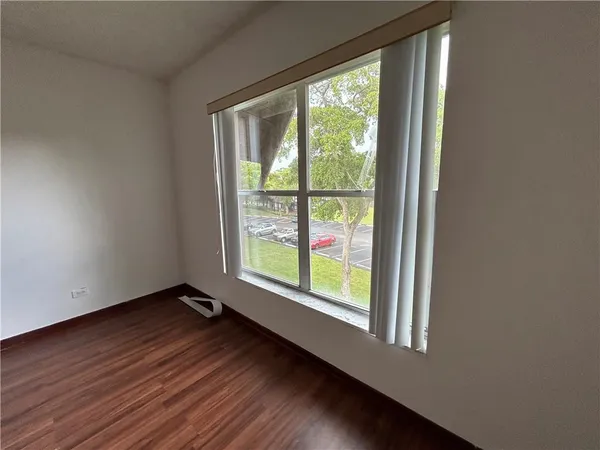 $1,590 | 3690 Inverrary Drive, Unit 3S, Lauderhill, FL 33319