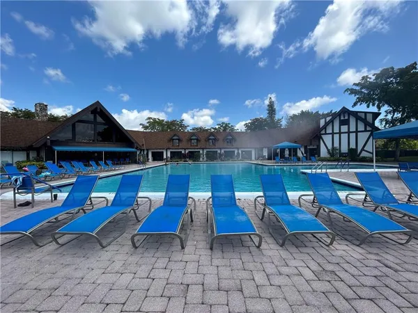 $1,590 | 3690 Inverrary Drive, Unit 3S, Lauderhill, FL 33319