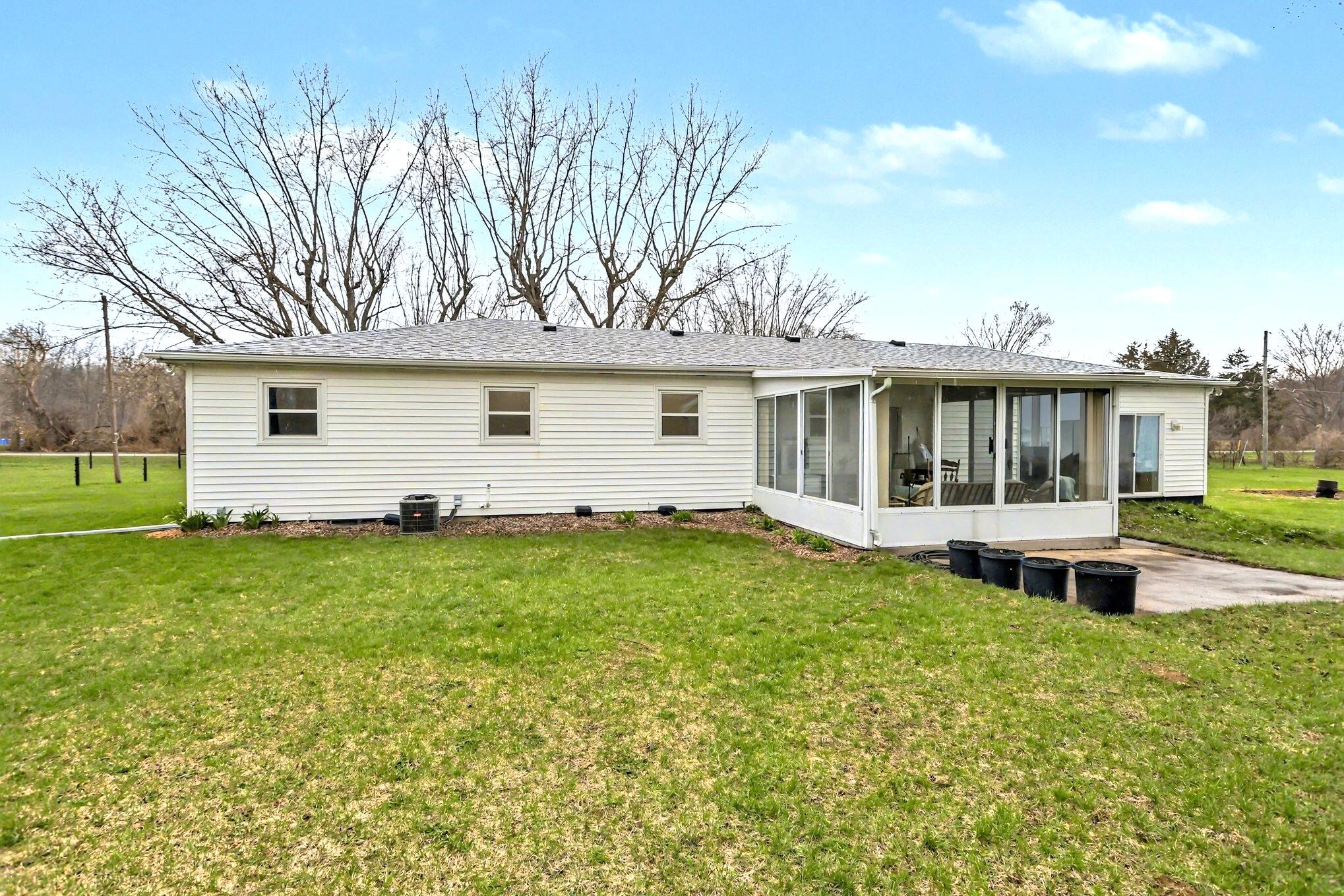 1771 Burton Road Niles, MI 49120 - Photo 40 of 54 1771_40_Back