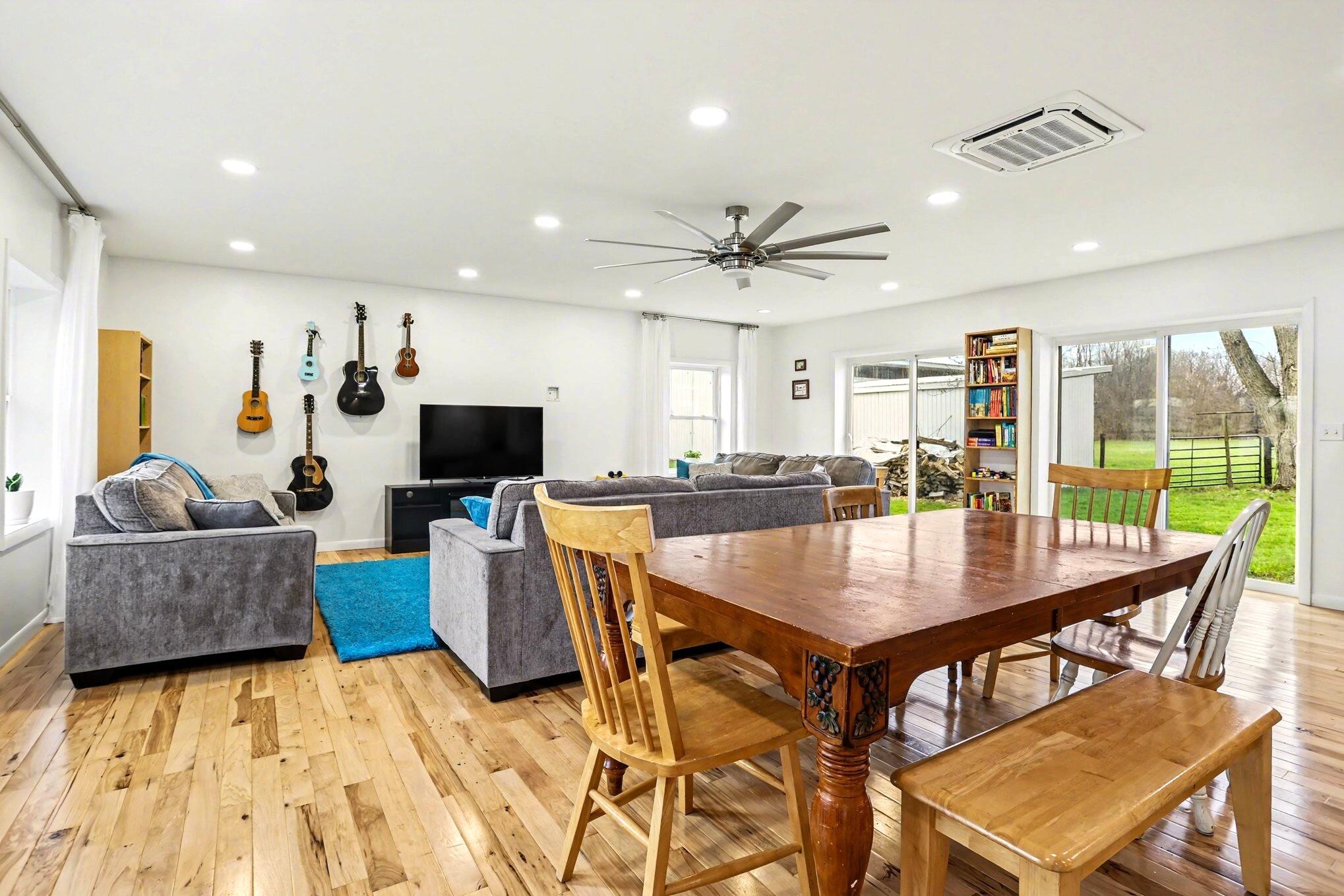 1771 Burton Road Niles, MI 49120 - Photo 7 of 54 1771_7_GreatRoom