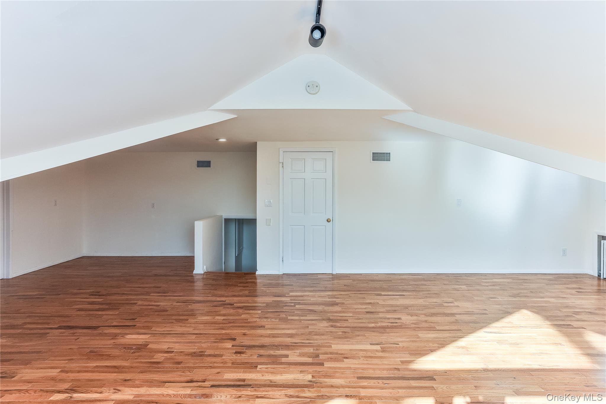 271 Colonel Greene Road Yorktown Heights, NY 10598 - Photo 7 of 16