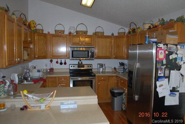 67 Chipmunk Ridge Marion, NC 28752 - Photo 4 of 37 Gallery Image 4