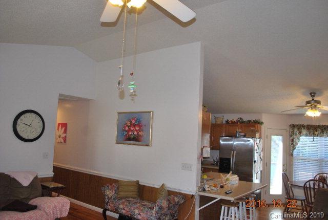 67 Chipmunk Ridge Marion, NC 28752 - Photo 9 of 37 Gallery Image 9