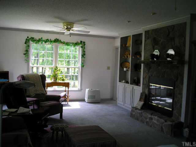 MASTER BDRM-SITTING RM