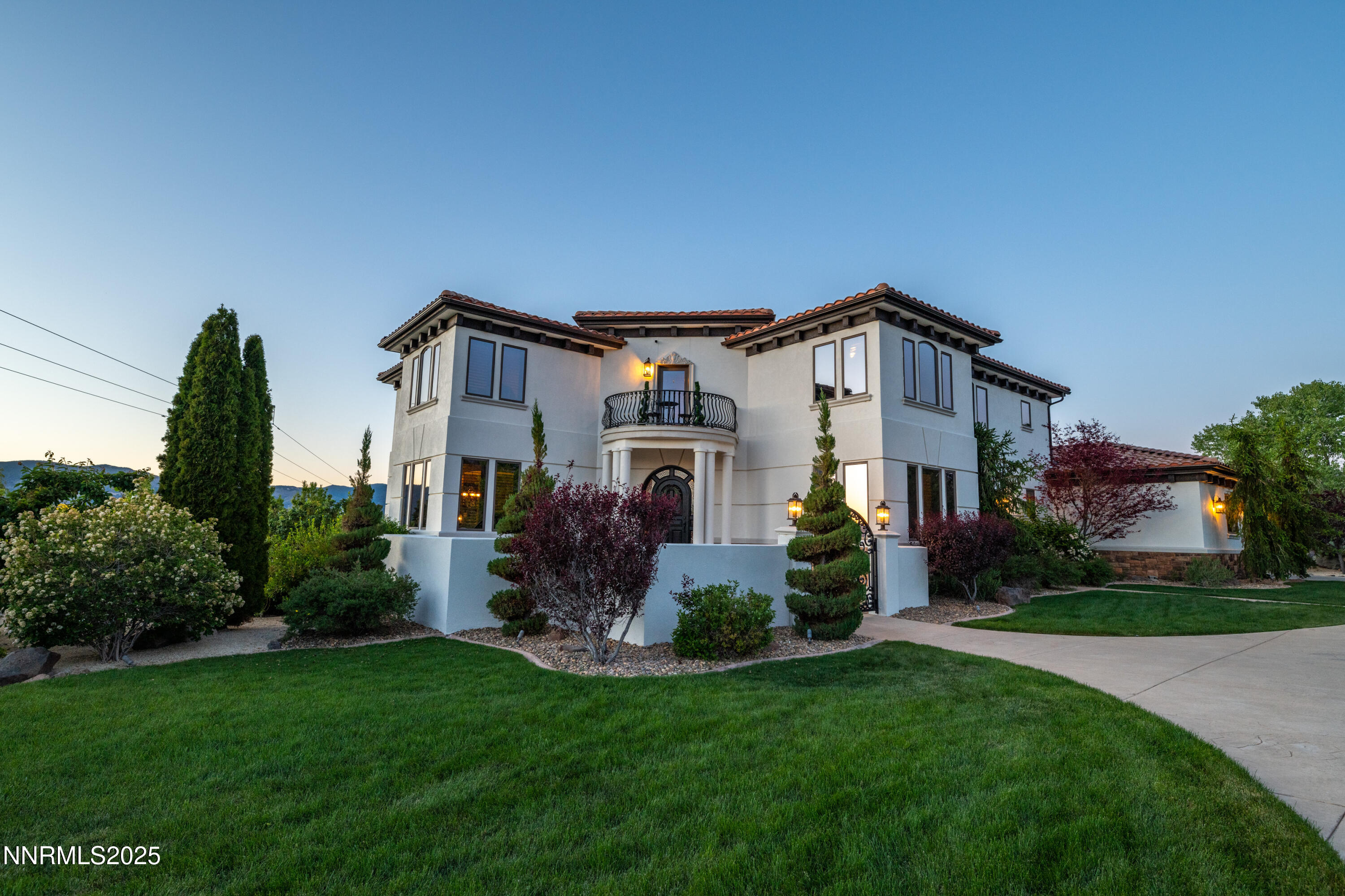 12900 Silver Wolf Road Reno, NV 89511 - Photo 47 of 51 a front view of house with a garden