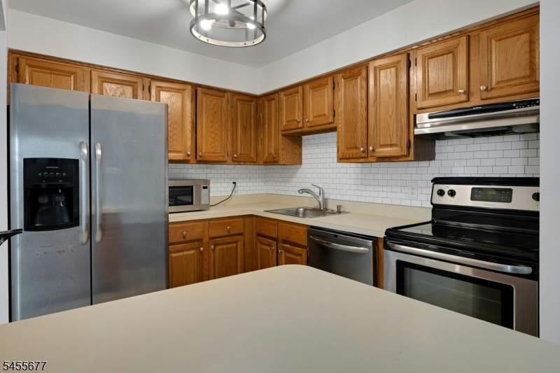203 Alexandria Way Bernards, NJ 07920 - Photo 12 of 37 Gallery Image 12