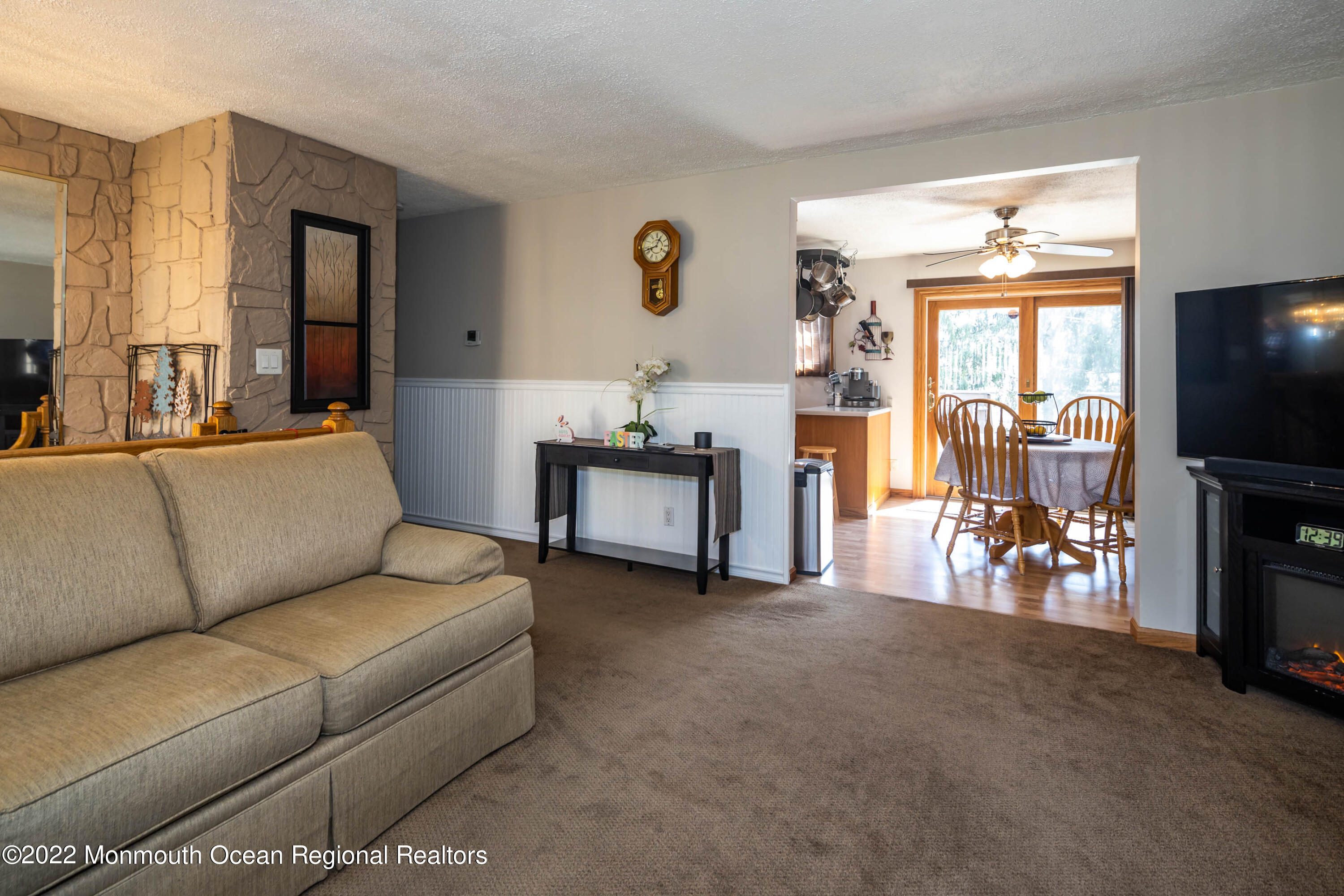 323 Aldrich Road Howell, NJ 07731 - Photo 4 of 23 09_Living Room-6