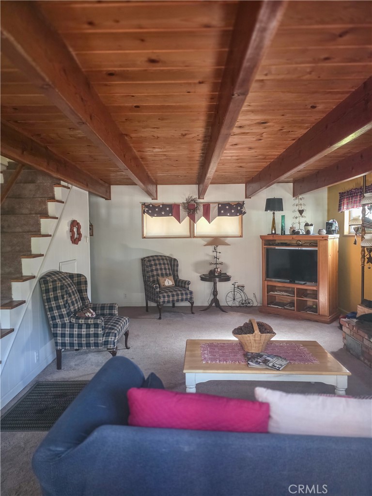 52745 Sylvan Way Idyllwild, CA 92549 - Photo 11 of 31 a living room with furniture