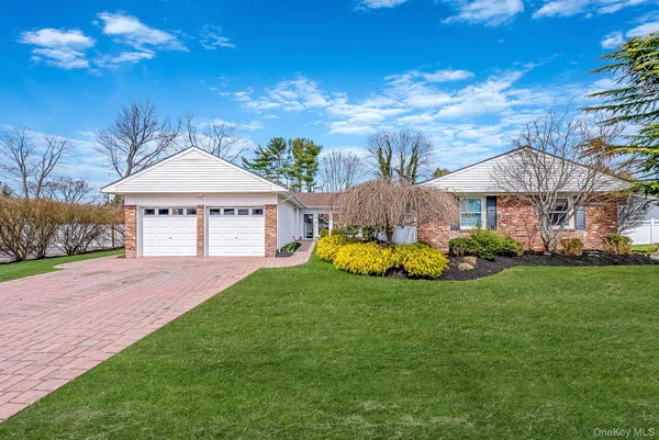 $849,000 | 16 Manchester Lane, Stony Brook, NY 11790