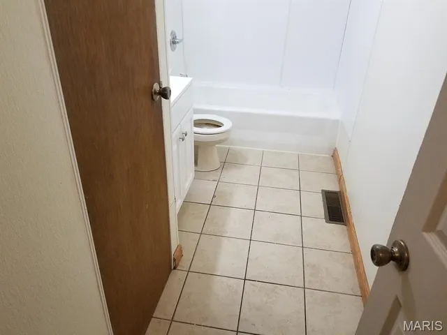 $30,000 | 624 Royal Heights Road, Belleville, IL 62226