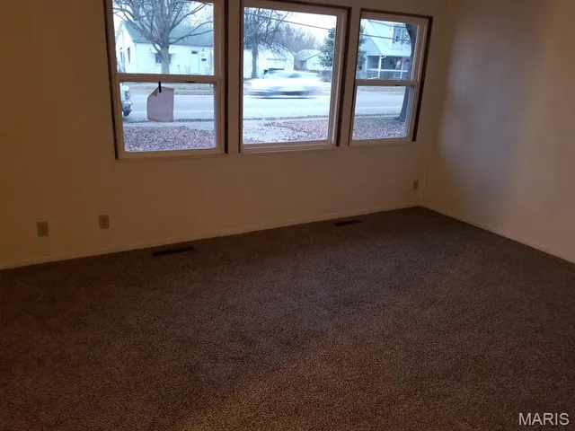 $30,000 | 624 Royal Heights Road, Belleville, IL 62226