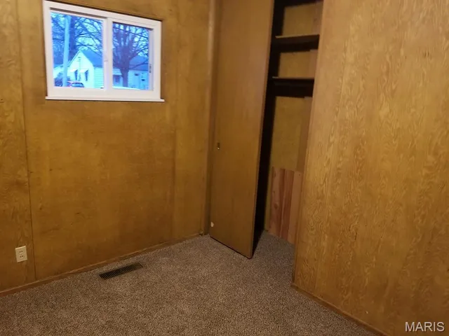 $30,000 | 624 Royal Heights Road, Belleville, IL 62226