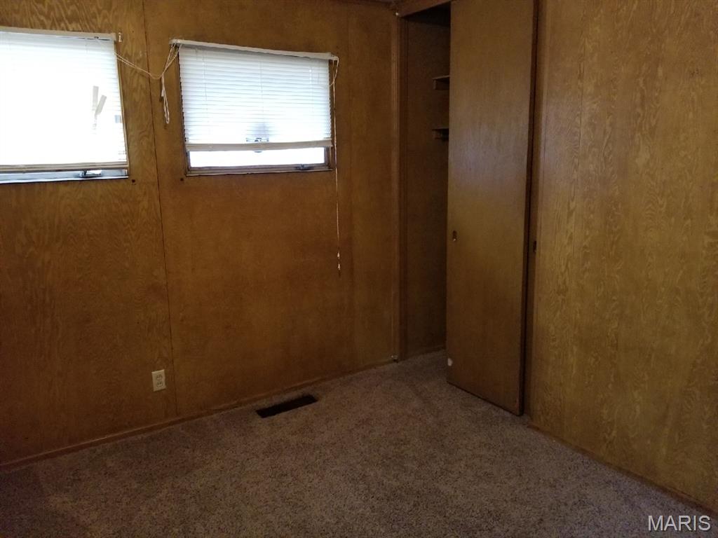 624 Royal Heights Road Belleville, IL 62226 - Photo 6 of 25