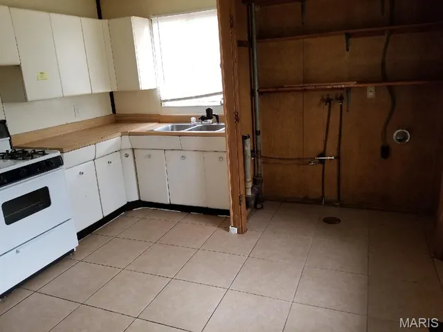 $30,000 | 624 Royal Heights Road, Belleville, IL 62226