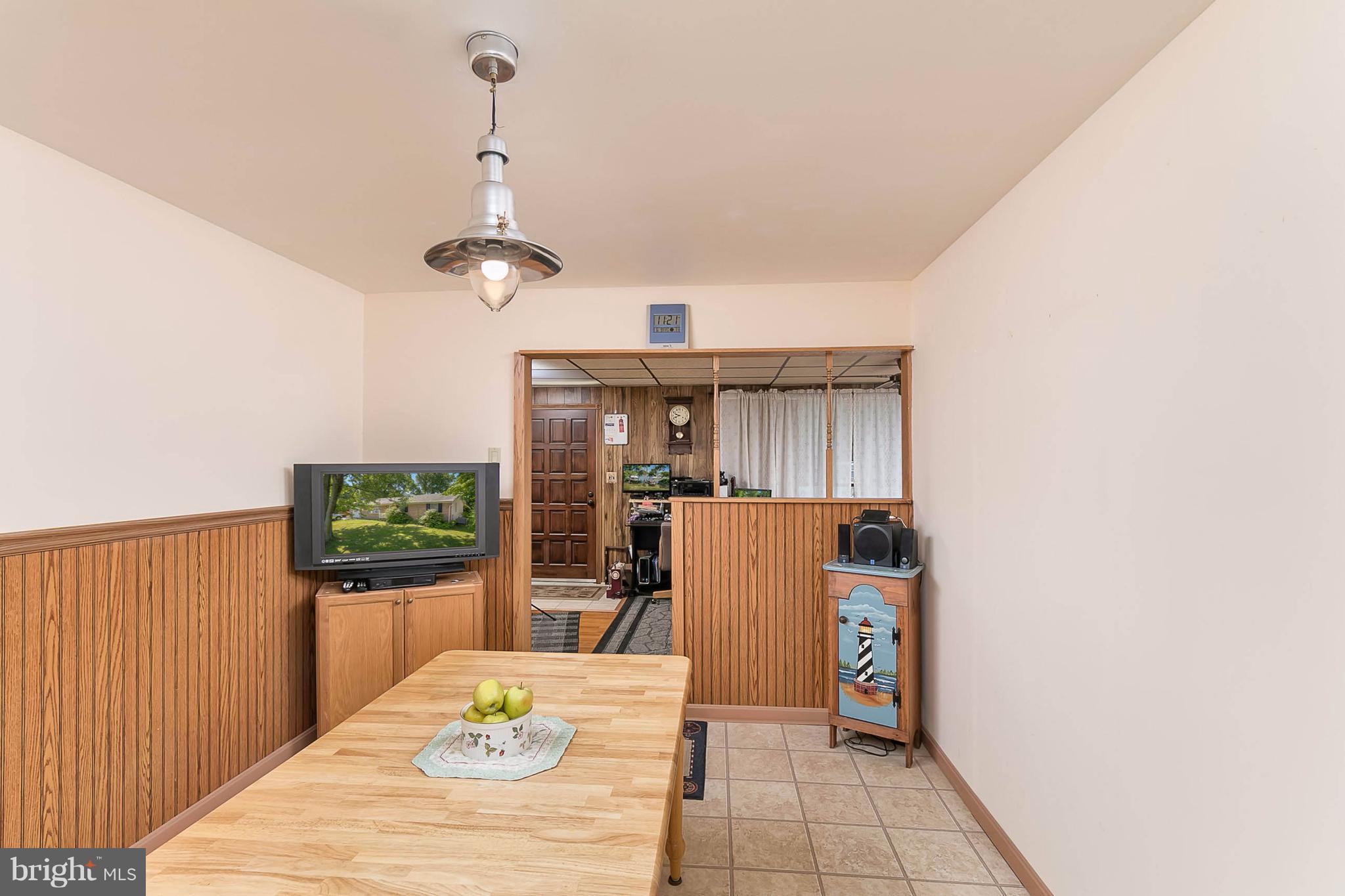 7915 Shore Road Baltimore, MD 21219 - Photo 11 of 30 Dining Room