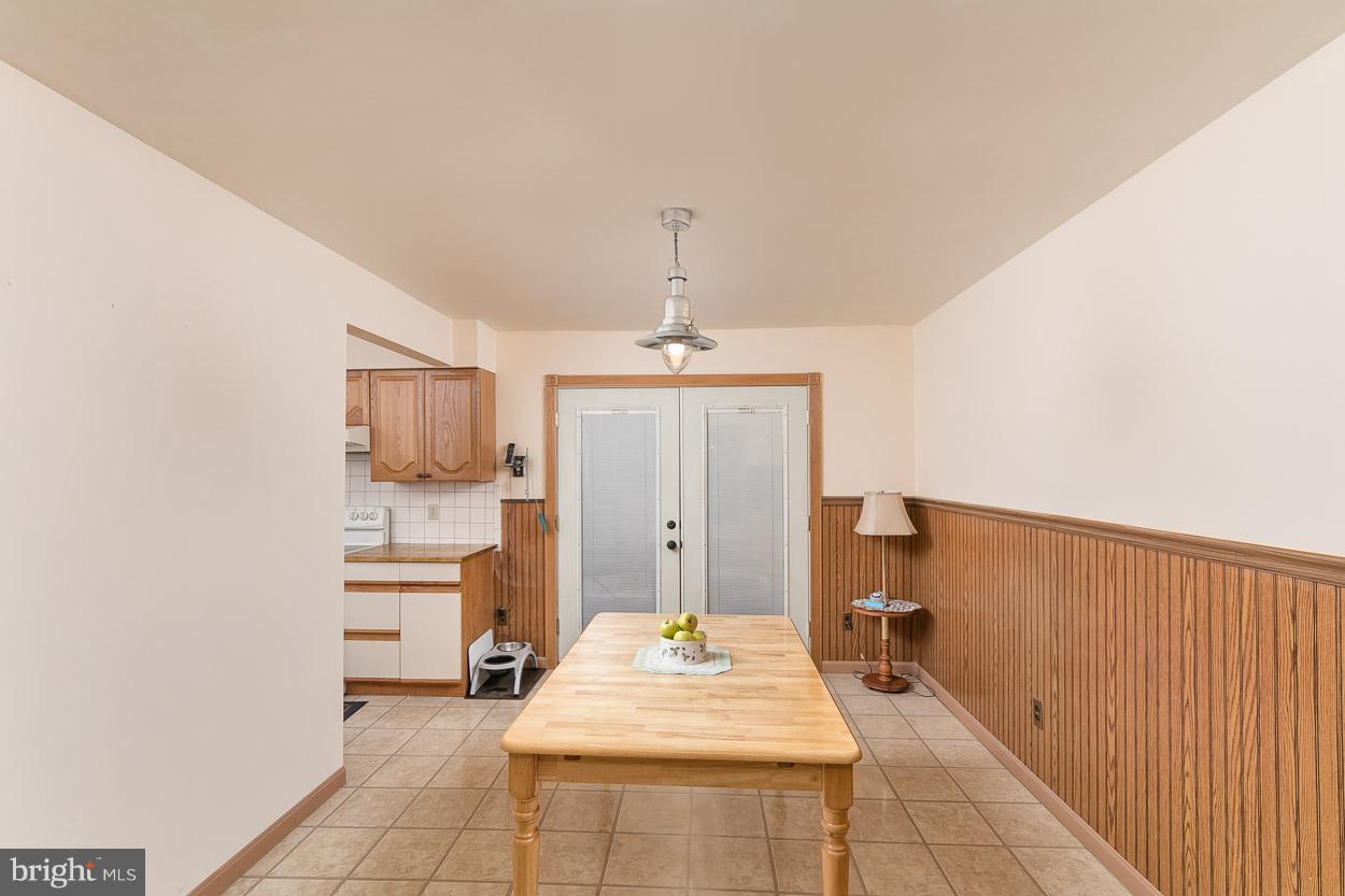 7915 Shore Road Baltimore, MD 21219 - Photo 9 of 30 Dining Room