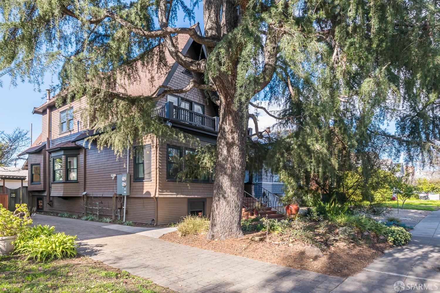 857 Laurel Street Alameda, CA 94501 - Photo 2 of 30