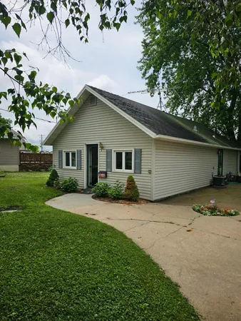 $199,900 | 606 3rd Street Southwest, Stewartville, MN 55976