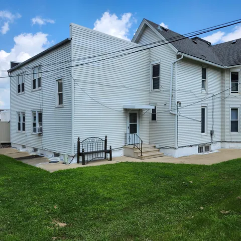 $498,000 | 104 1st Street Southwest, Austin, MN 55912