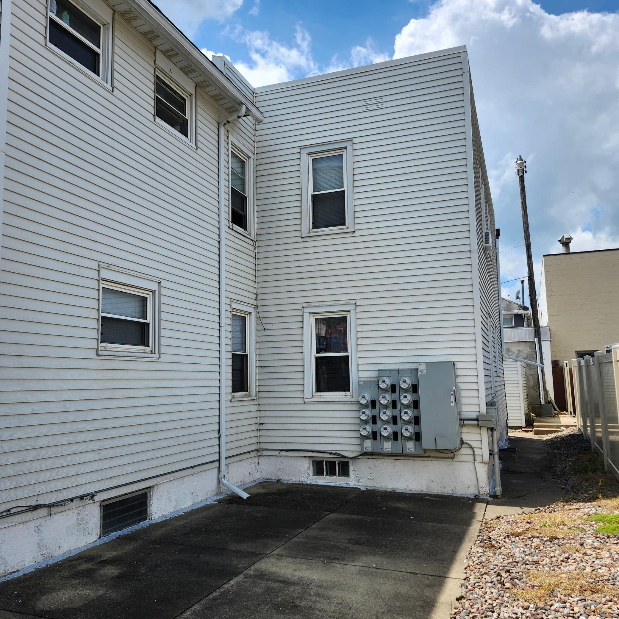 104 1st Street Southwest Austin, MN 55912 - Photo 8 of 57