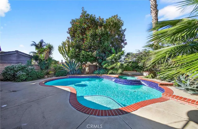 $1,250,000 | 7685 East Calle Durango, Anaheim, CA 92808