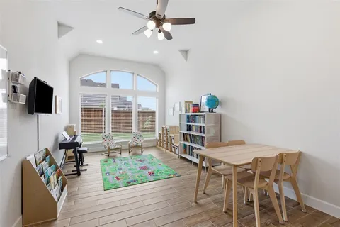 $625,000 | 192 Shoreview Drive, Rhome, TX 76078