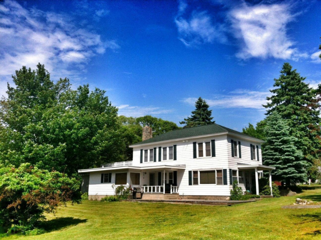 1940 Lakeview Manistee, MI 49660 - Photo 1 of 16 20150313185301911455000000-o