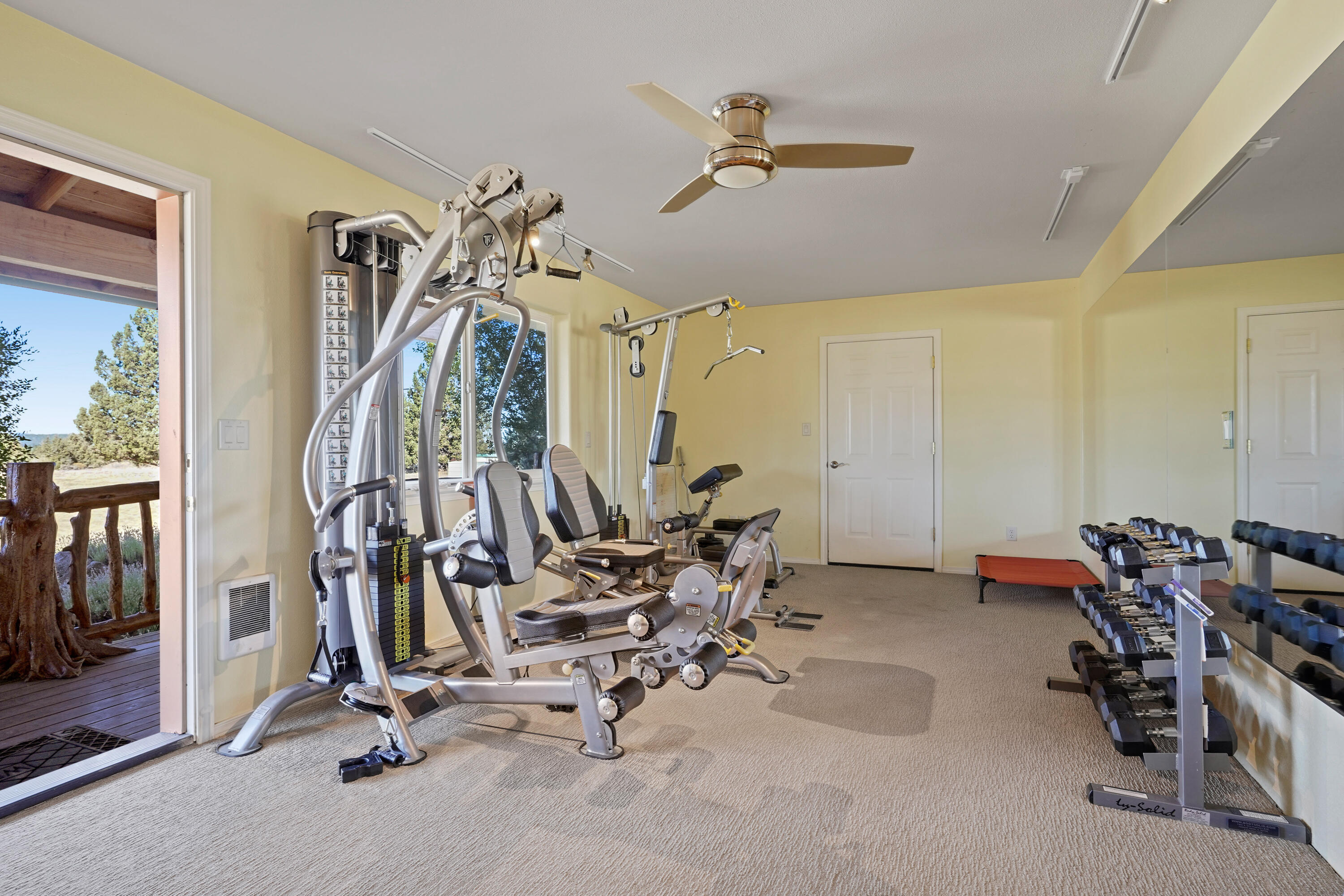 61530 Ward Road Bend, OR 97702 - Photo 31 of 43 Weight Room