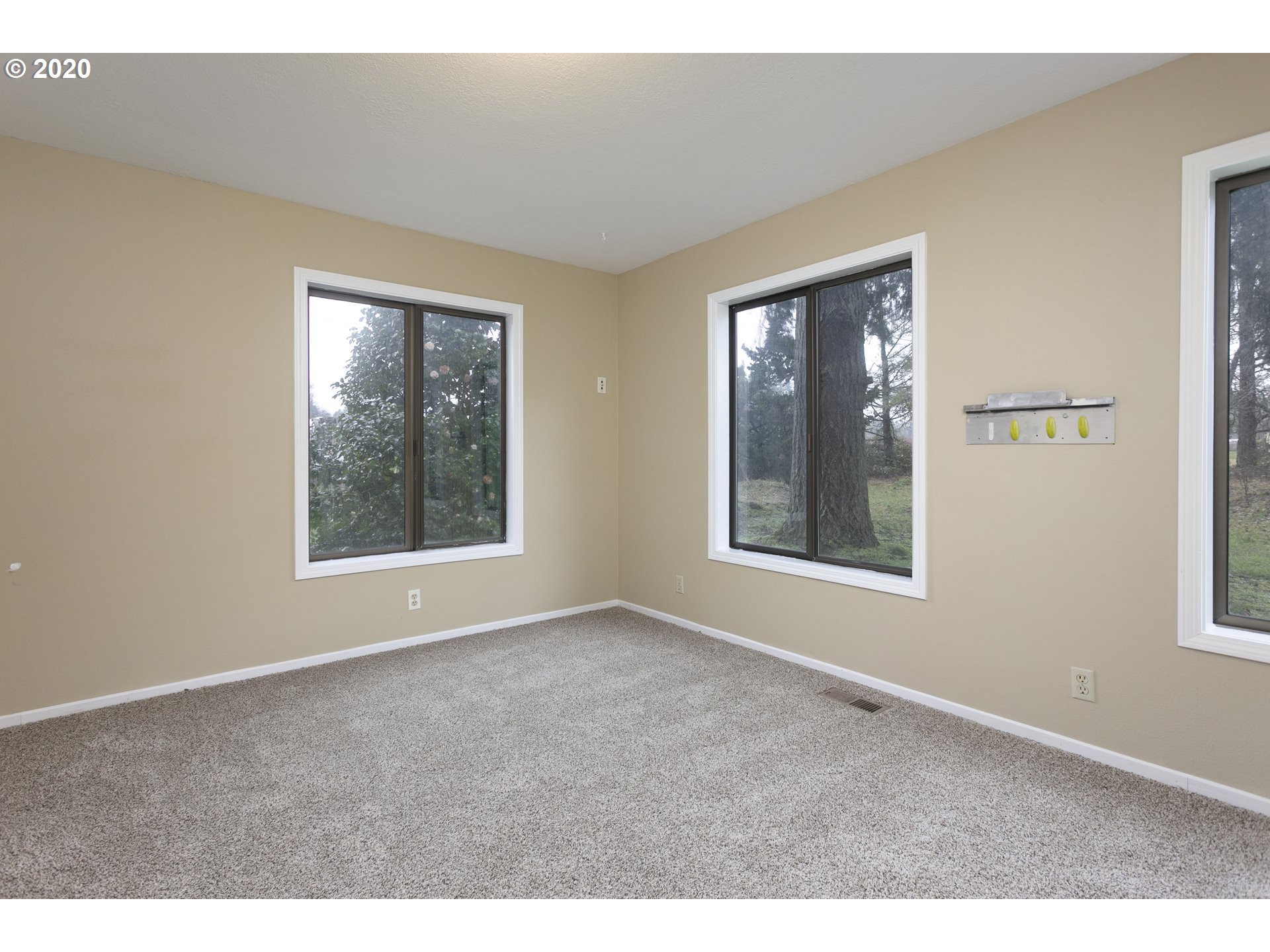 11060 Southwest Tonquin Road Sherwood, OR 97140 - Photo 14 of 32 Gallery Image 14