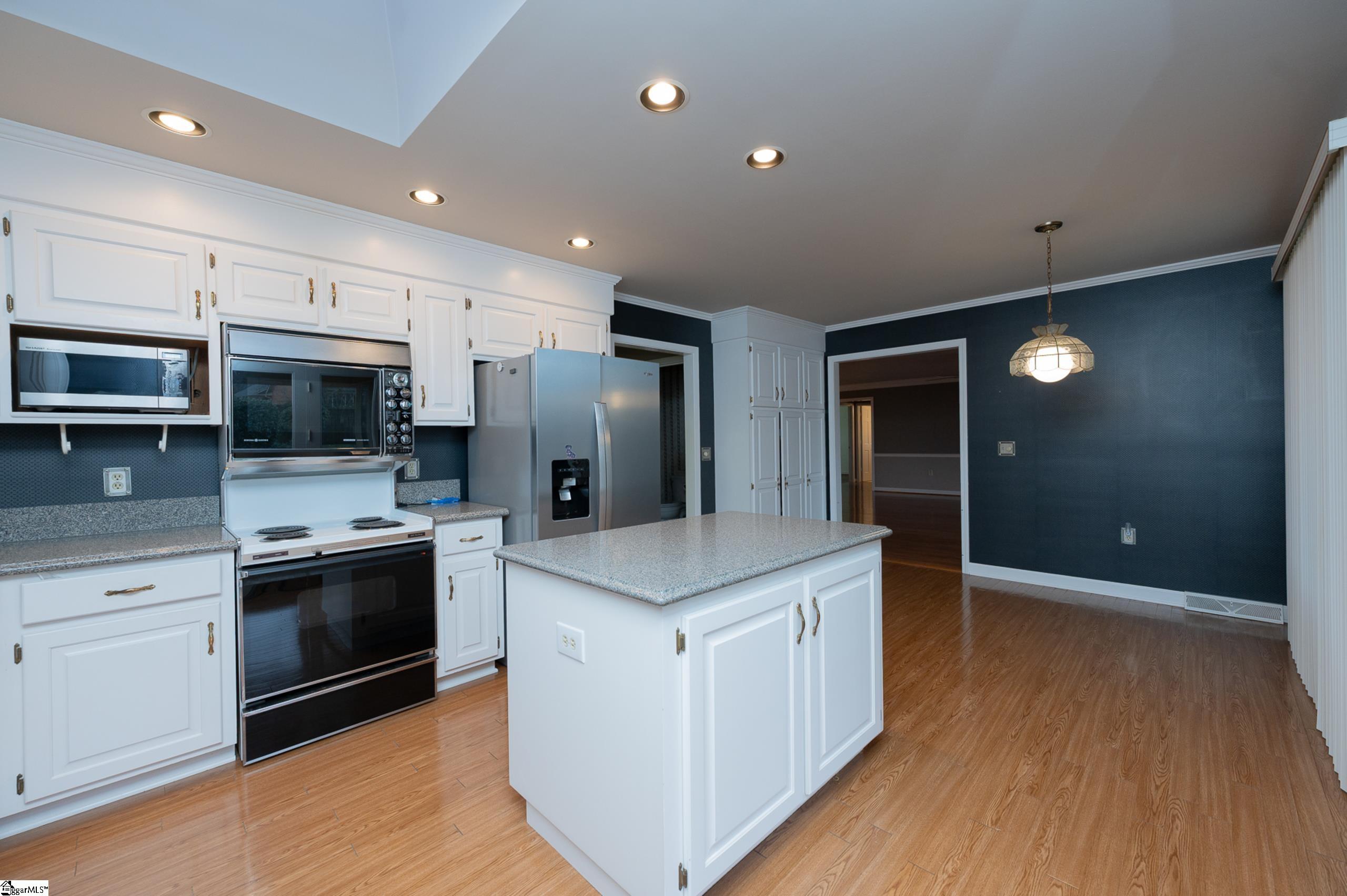 109 River Oaks Road Greer, SC 29650 - Photo 20 of 38