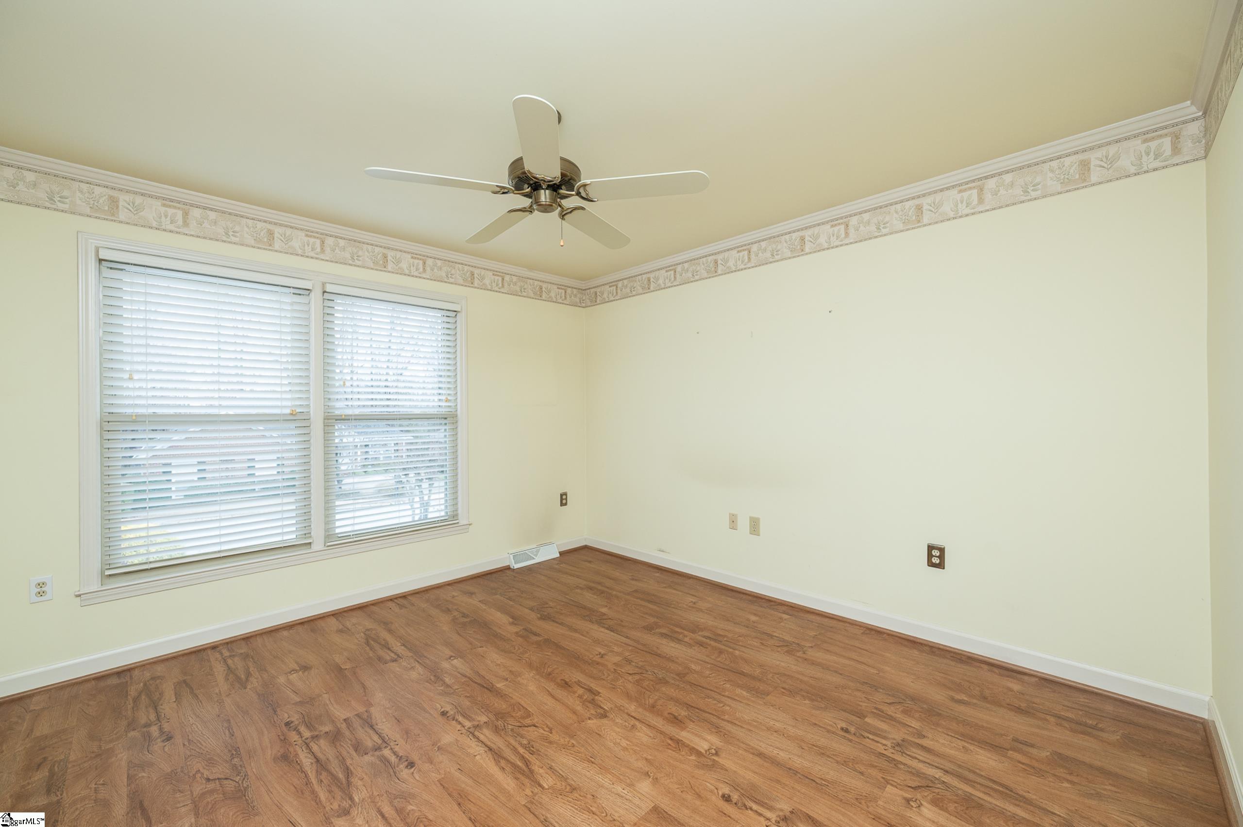 109 River Oaks Road Greer, SC 29650 - Photo 7 of 38