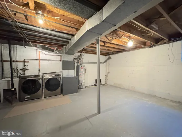 $3,000 | 2404 Albot Road, Reston, VA 20191