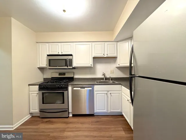 $3,000 | 2404 Albot Road, Reston, VA 20191