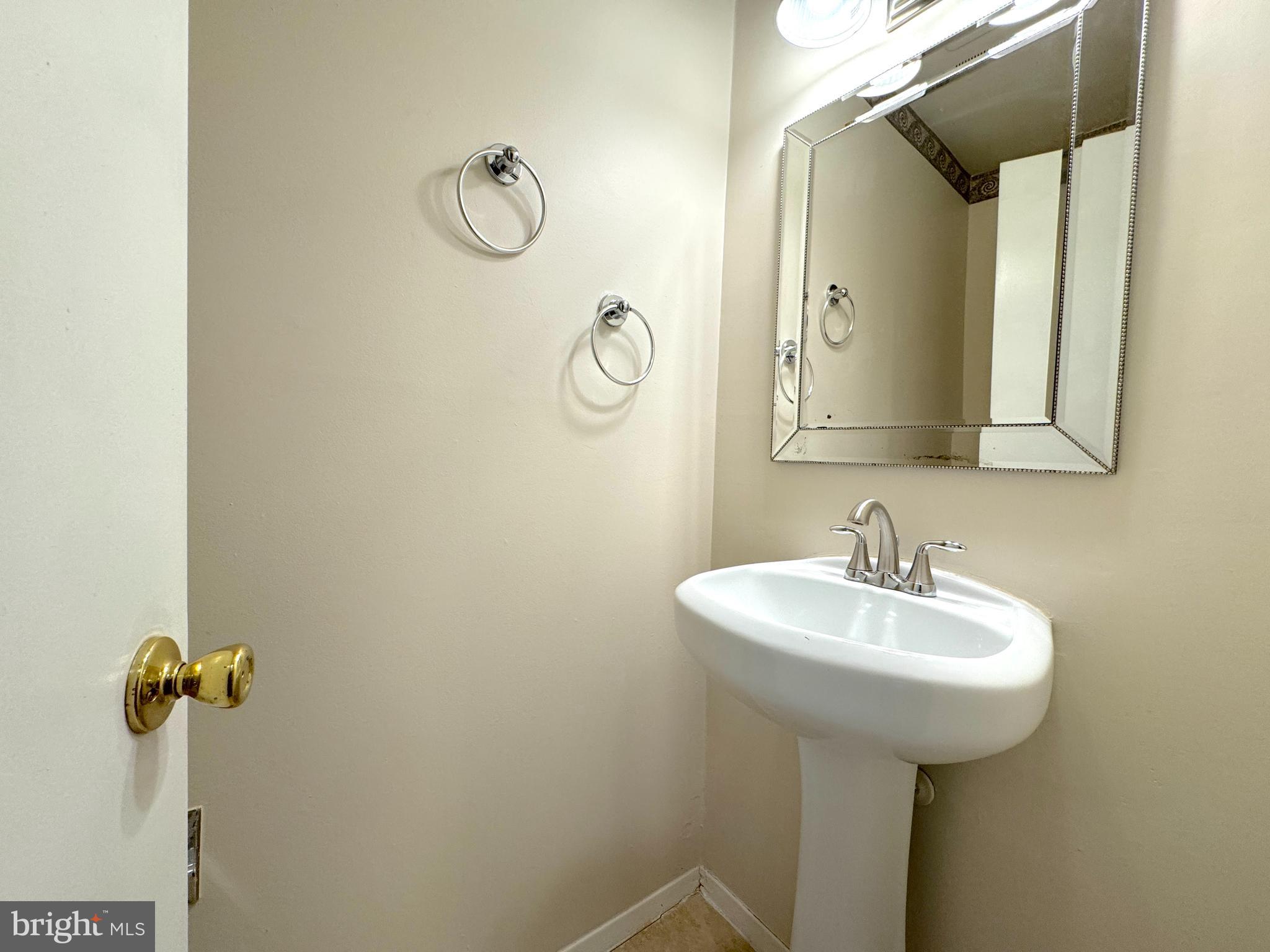 2404 Albot Road Reston, VA 20191 - Photo 9 of 26