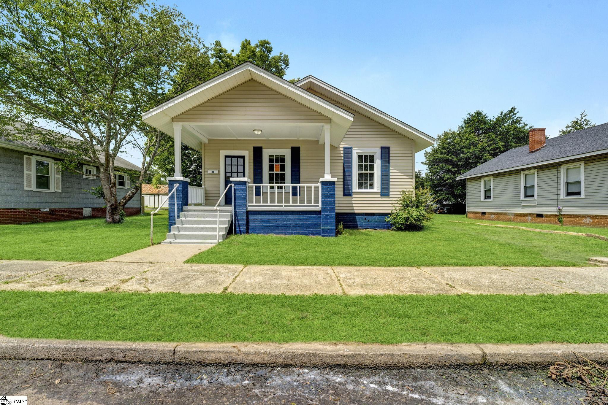 303 Gordon Street Clinton, SC 29325 - Photo 1 of 18 Gallery Image 1