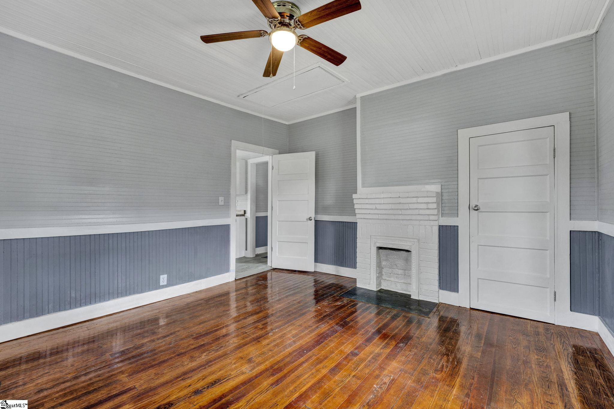 303 Gordon Street Clinton, SC 29325 - Photo 3 of 18 Gallery Image 3