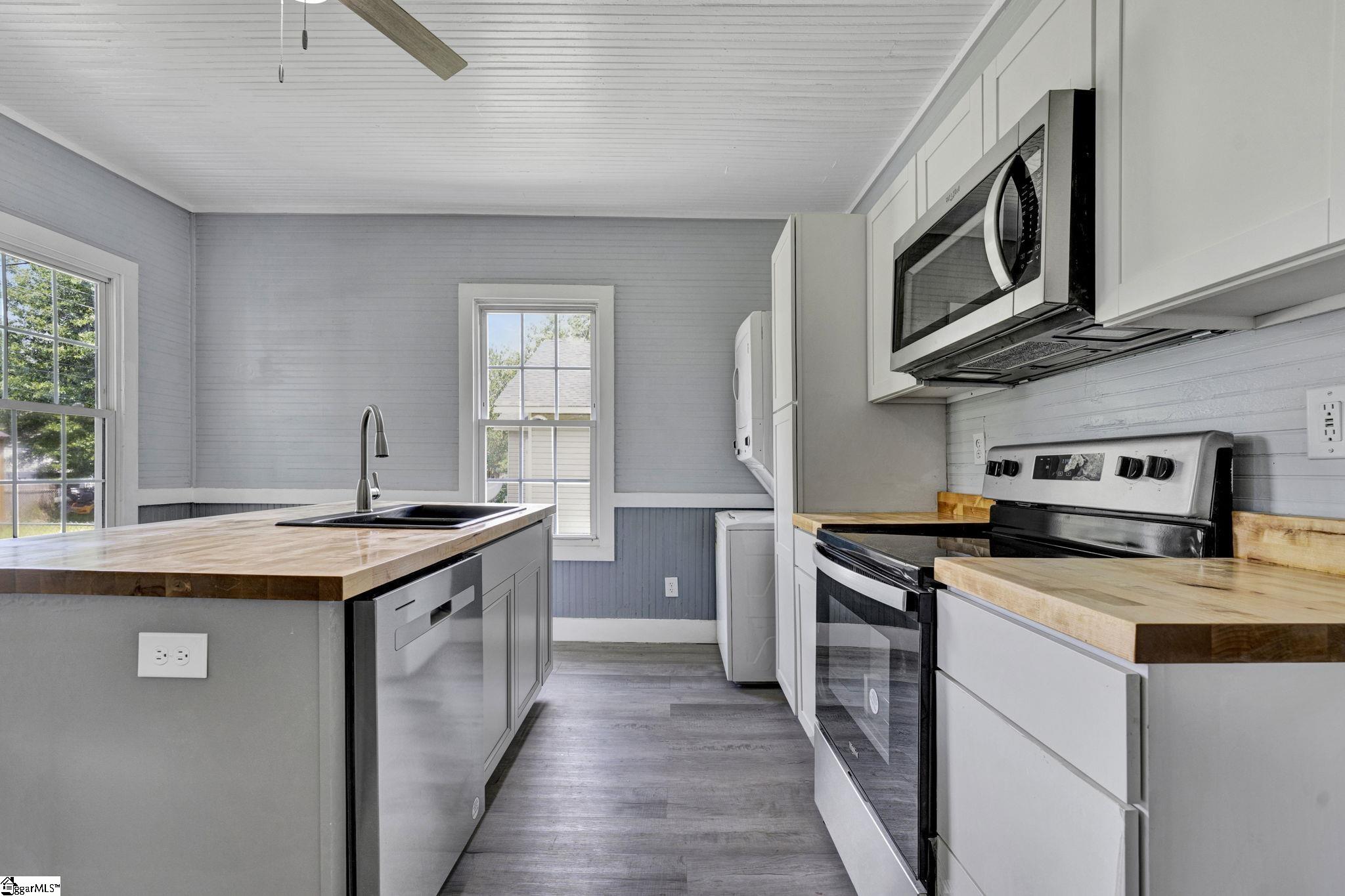 303 Gordon Street Clinton, SC 29325 - Photo 5 of 18 Gallery Image 5