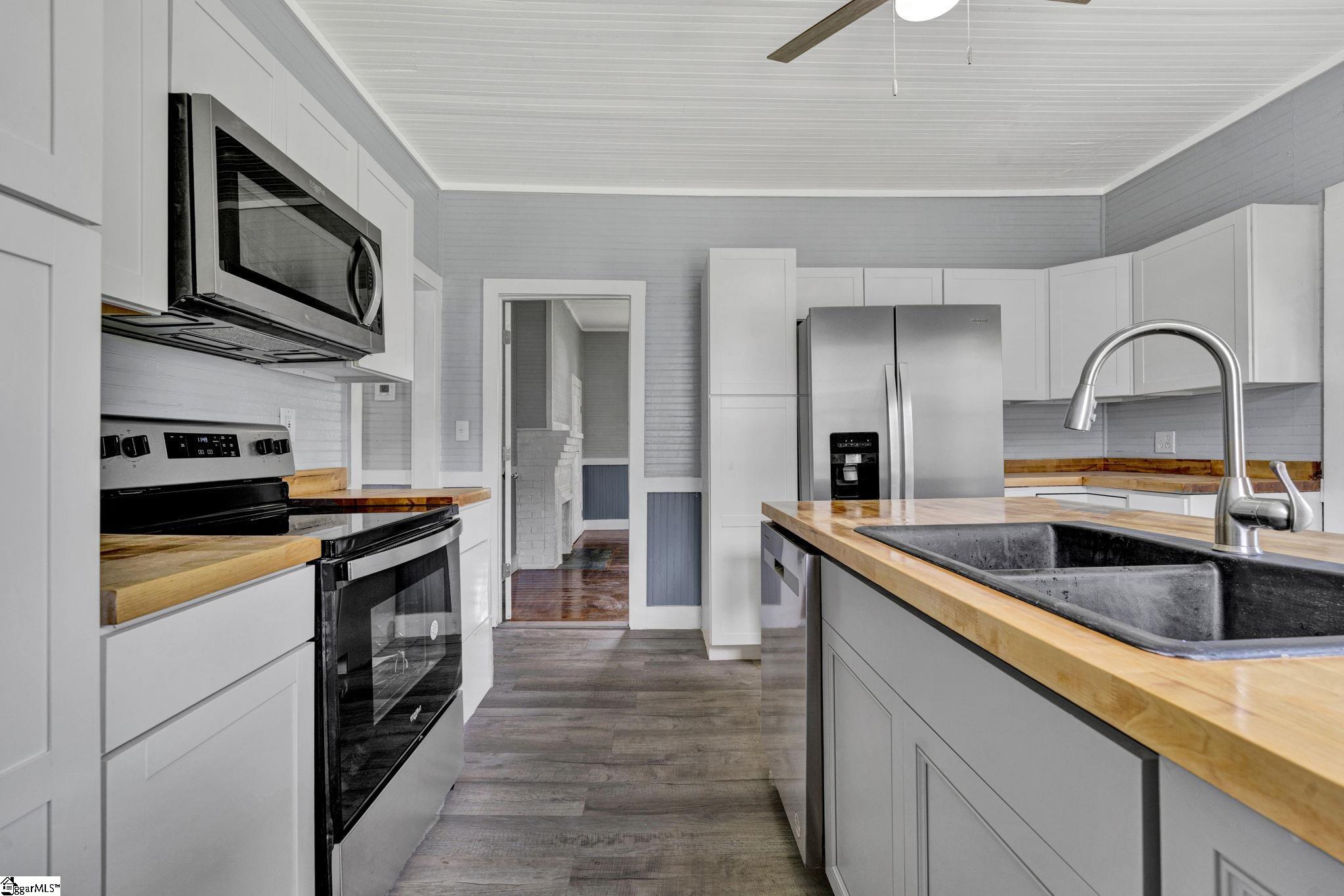 303 Gordon Street Clinton, SC 29325 - Photo 7 of 18 Gallery Image 7