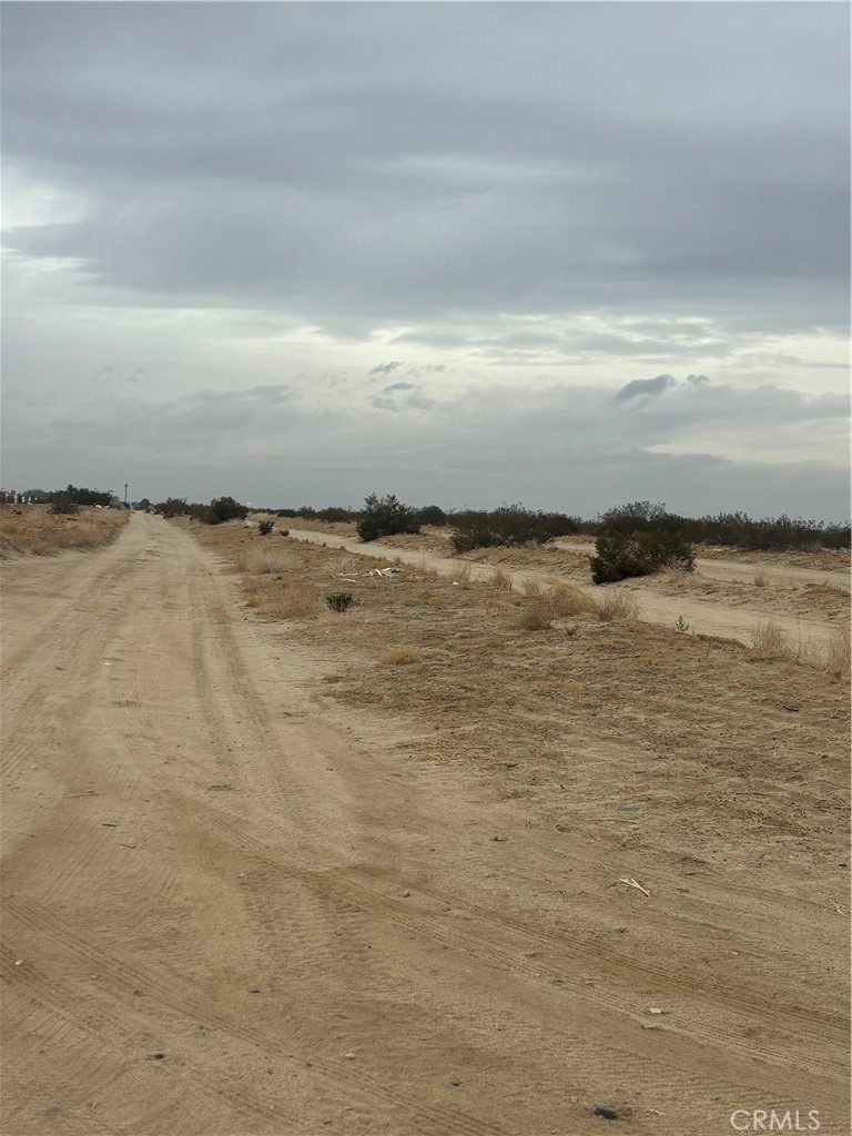 0 Vic Avenue Palmdale, CA 93591 - Photo 5 of 11 a view of an ocean