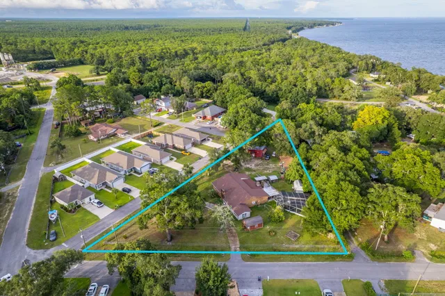 $395,000 | 13 Magnolia Street, Niceville, FL 32578