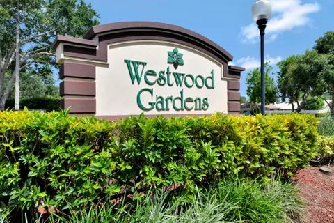 $450,000 | 5385 Eagle Lake Drive, Palm Beach Gardens, FL 33418