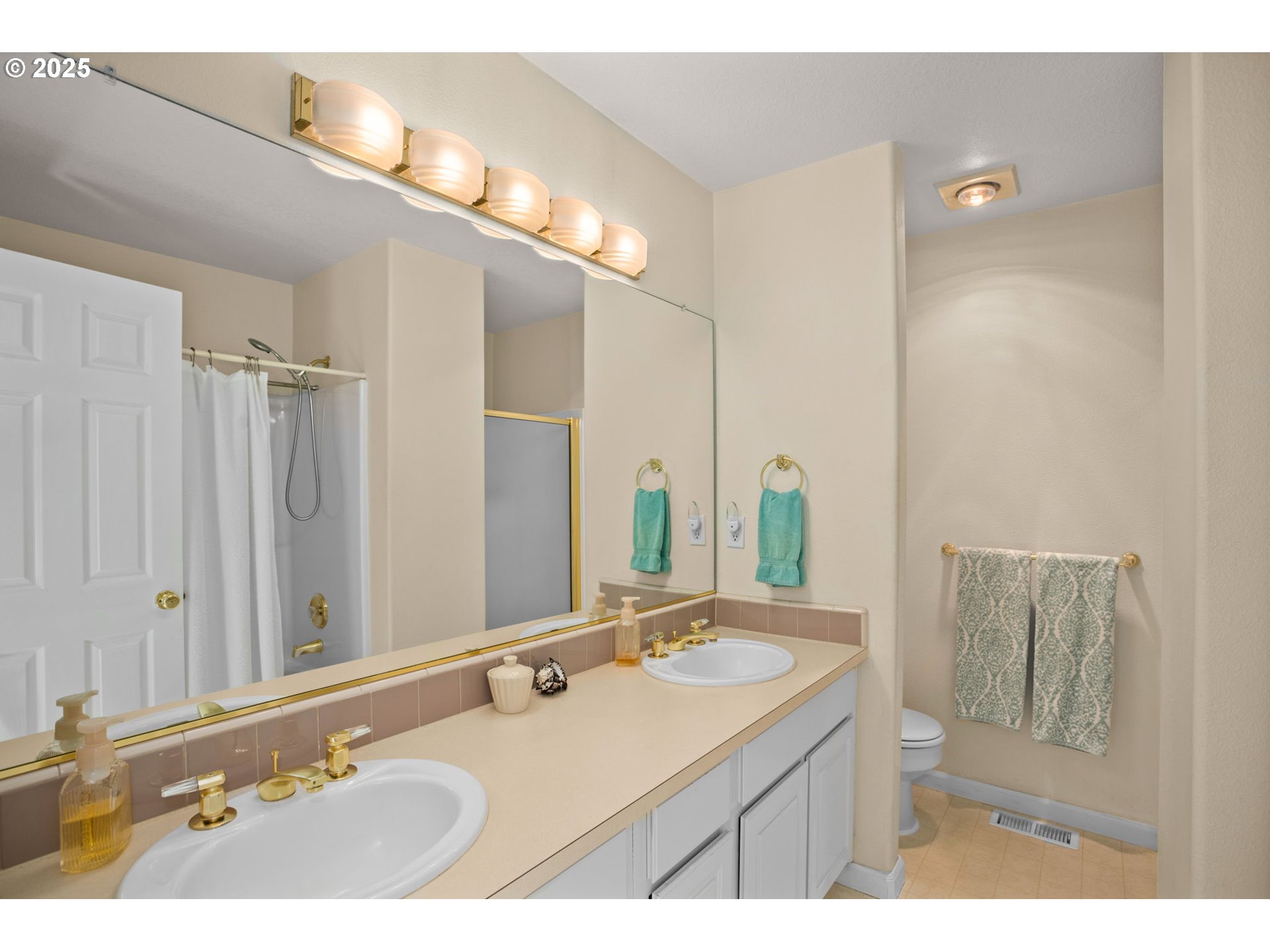 11325 Southwest Eucalyptus Place Portland, OR 97223 - Photo 13 of 28