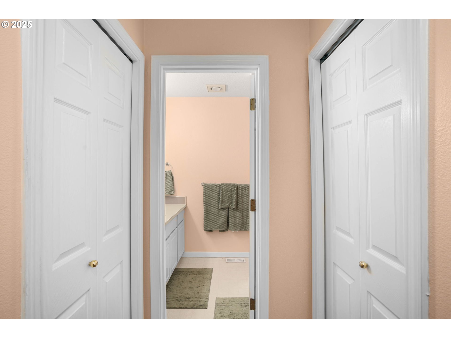 11325 Southwest Eucalyptus Place Portland, OR 97223 - Photo 15 of 28