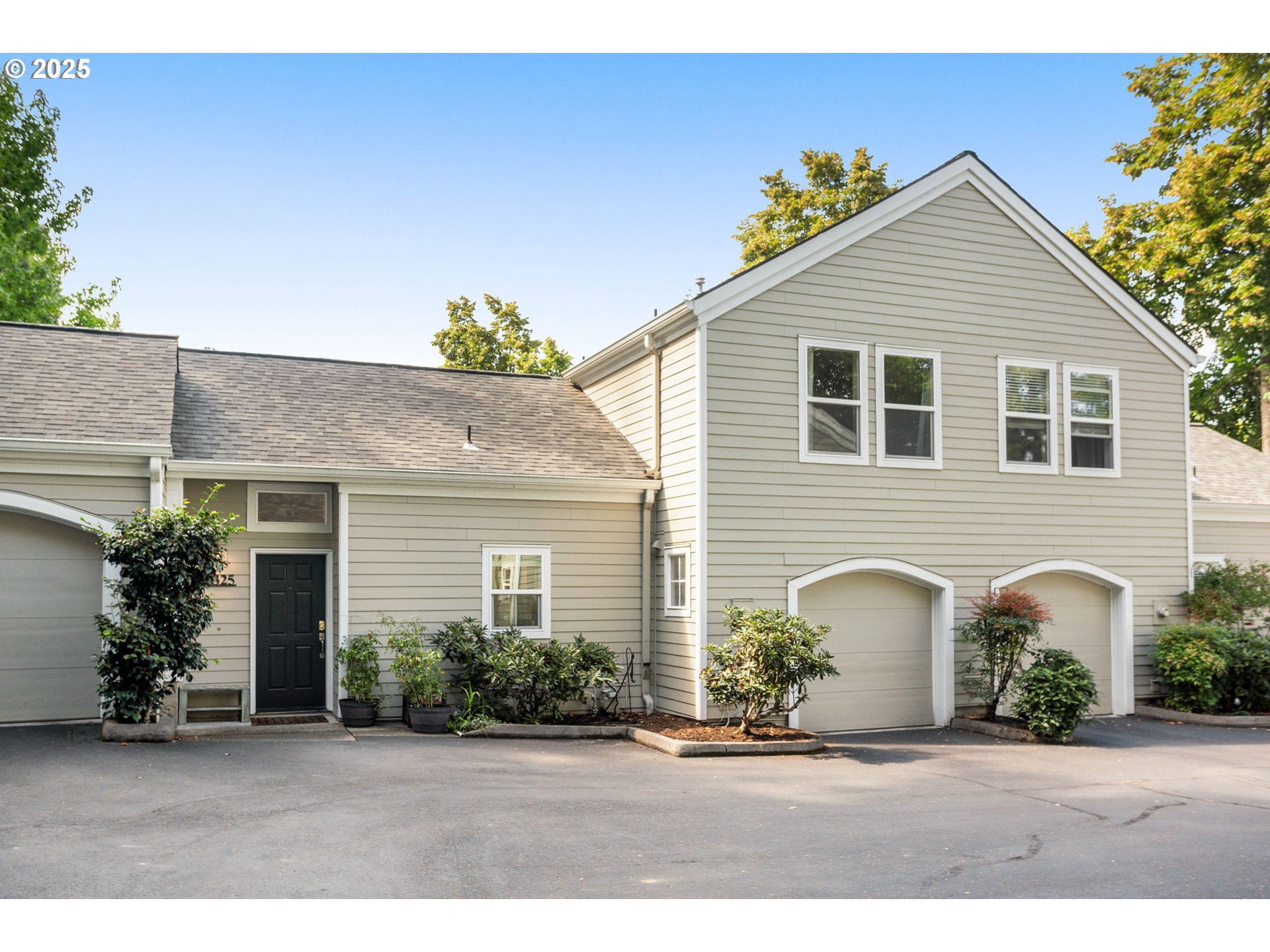 11325 Southwest Eucalyptus Place Portland, OR 97223 - Photo 2 of 28